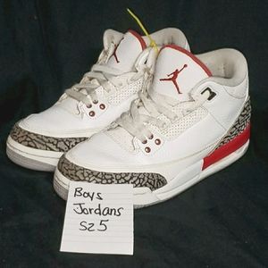 Jordan retro 3 big boys size 5